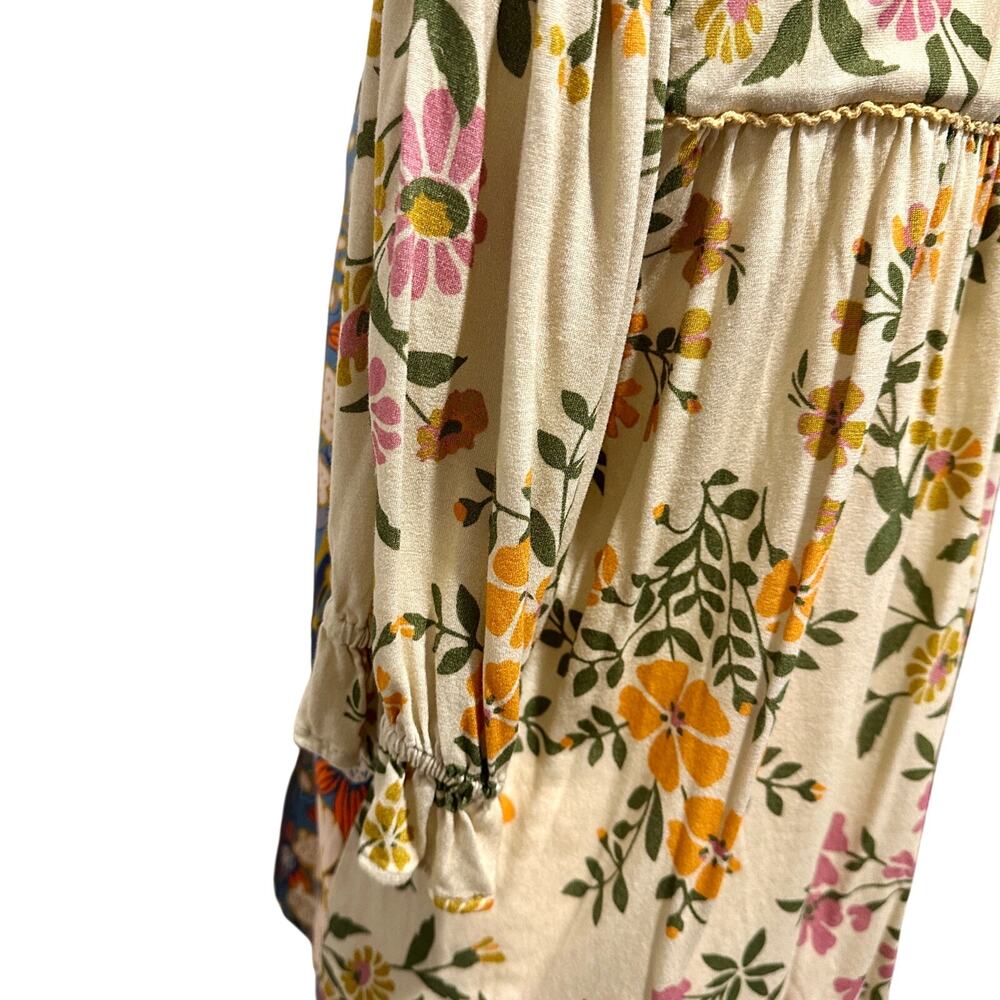 Anthropologie Floral Short Sleeve V-Neck Tee in Navy, Cream, Orange, Pink - Picture 11 of 12